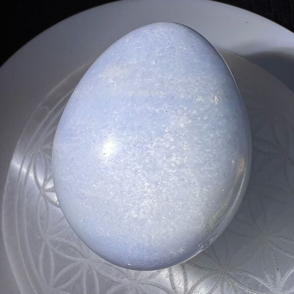 Celestine Crystal‎ Egg Meditation Stone - Picture 6 of 12